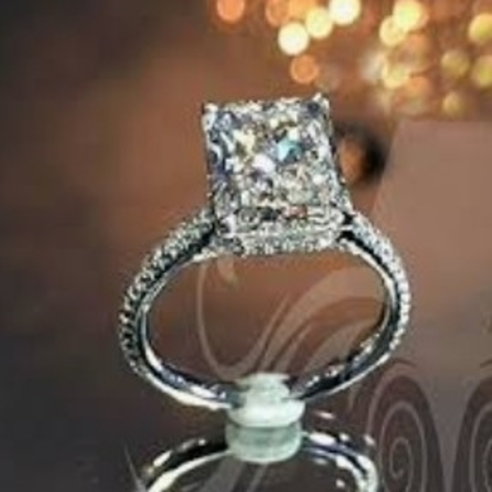 Dazzling Silver Women's Ring with Crystal Accents CZ